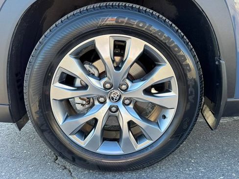 Used 2024 Toyota Grand Highlander AWD image 44