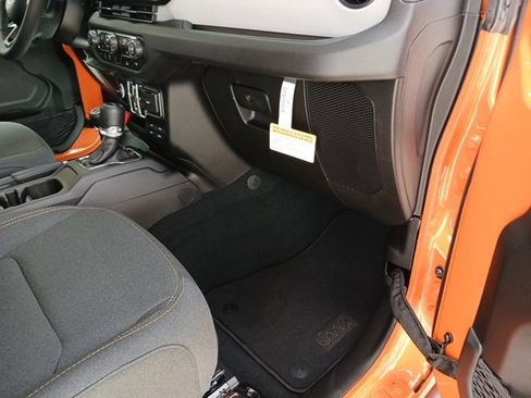 New 2025 Jeep Gladiator Sport image 31