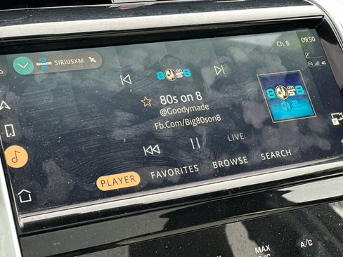 Used 2022 Land Rover Discovery Sport S R-Dynamic image 18