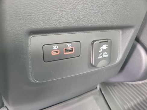 Used 2023 Nissan Frontier PRO-4X w/ Pro Convenience Package AWD/4WD image 13