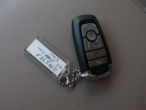 Used 2023 Ford Expedition Limited AWD/4WD image 37