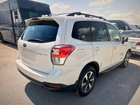 Used 2018 Subaru Forester 2.5i Limited AWD/4WD image 2