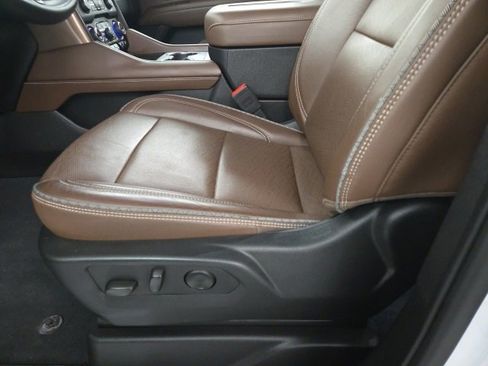 Used 2024 Chevrolet Tahoe High Country image 7