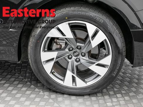 Used 2021 Audi e-tron Premium w/ Convenience Plus Package AWD/4WD image 35