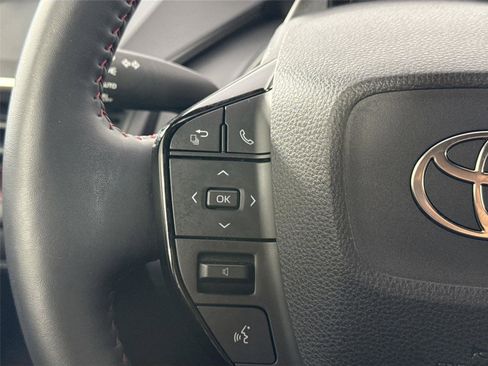 Certified 2025 Toyota Prius Plug-In Hybrid image 17