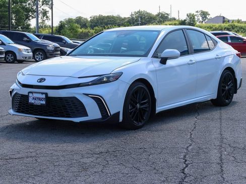 Used 2025 Toyota Camry SE w/ Convenience Package FWD image 26
