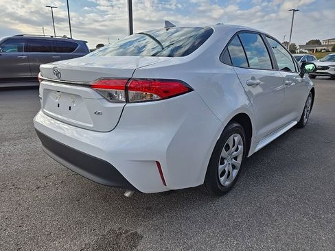 Used 2025 Toyota Corolla LE image 7