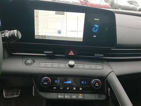 Certified 2025 Hyundai Elantra SEL w/ Cargo Package image 29