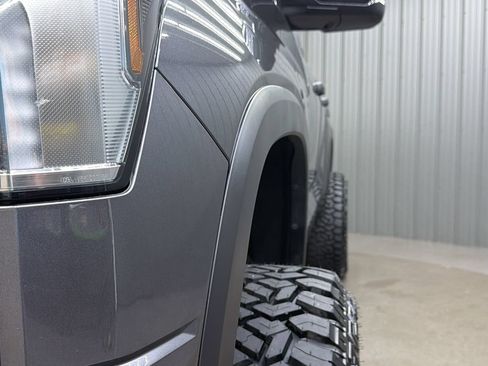 Used 2025 Toyota Tundra Limited AWD/4WD image 13