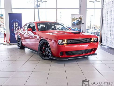 Used 2015 Dodge Challenger SRT Hellcat image 6