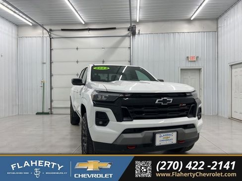 Used 2024 Chevrolet Colorado Z71 w/ Z71 Convenience Package 2 image 1