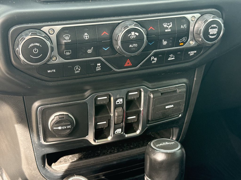 Used 2023 Jeep Gladiator Overland AWD/4WD image 22