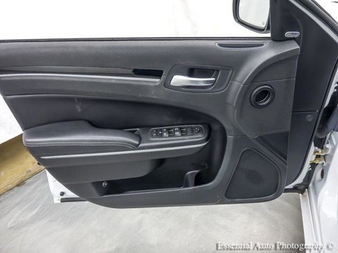 Used 2022 Chrysler 300 S image 26