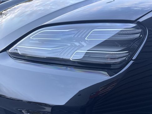 New 2025 Porsche Macan 4S Electric AWD/4WD image 29