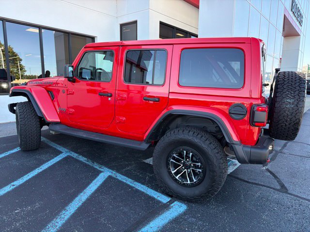 Used 2025 Jeep Wrangler Unlimited Rubicon AWD/4WD image 6