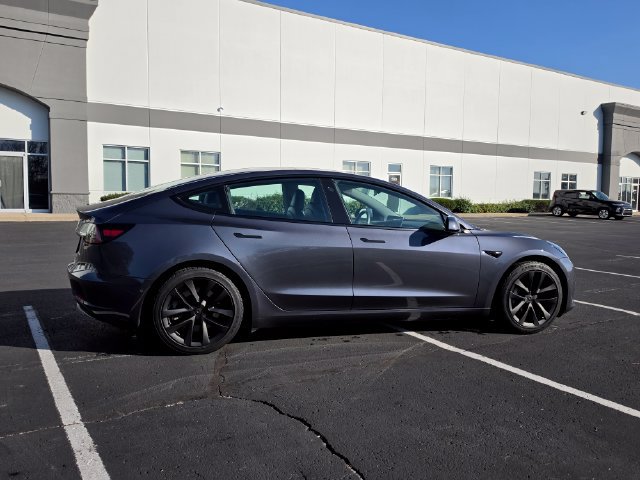 Used 2022 Tesla Model 3 Long Range AWD/4WD image 7