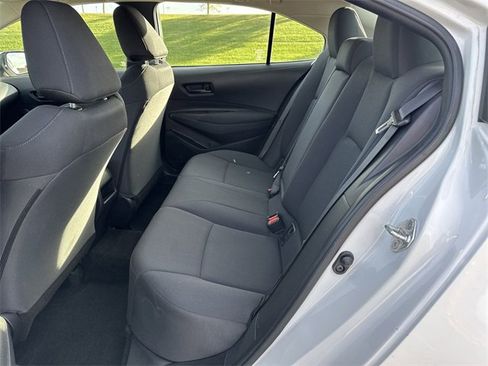 Used 2022 Toyota Corolla LE image 23