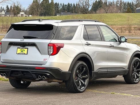 Used 2022 Ford Explorer ST w/ Equipment Group 401A image 4