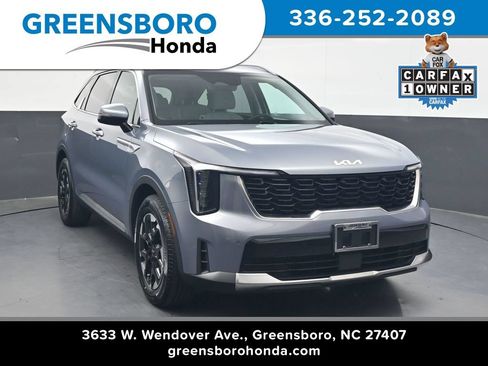 Used 2025 Kia Sorento S FWD image 1