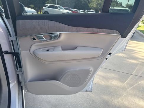 Used 2025 Volvo XC90 T8 Plus AWD/4WD image 17