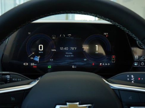 New 2025 Chevrolet Equinox EV LT image 18