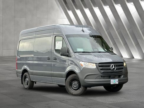Used 2025 Mercedes-Benz Sprinter 2500 image 2