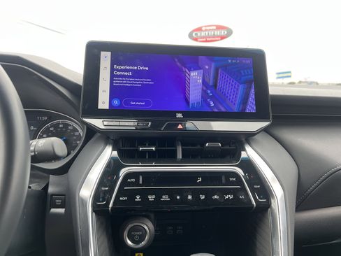 Certified 2024 Toyota Venza XLE image 35