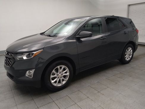 Used 2020 Chevrolet Equinox LS w/ LS Convenience Package image 2
