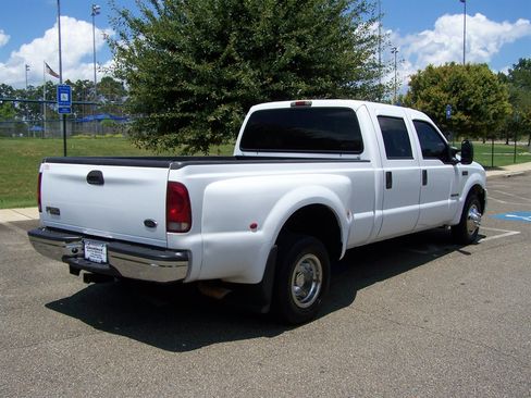 Used 2000 Ford F350 XL RWD image 2