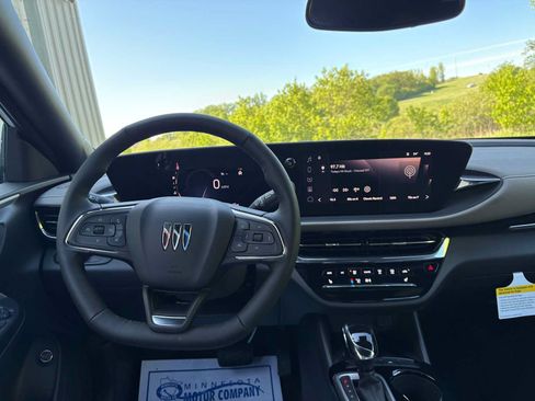 New 2025 Buick Envista Avenir FWD image 9