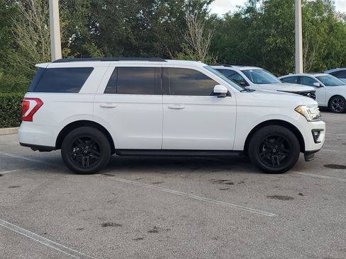 Used 2019 Ford Expedition XLT image 3