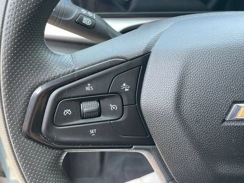 Certified 2025 Chevrolet Trax LT FWD image 32