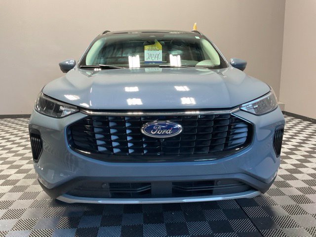 Used 2023 Ford Escape Active w/ Tech Pack #2 AWD/4WD image 4