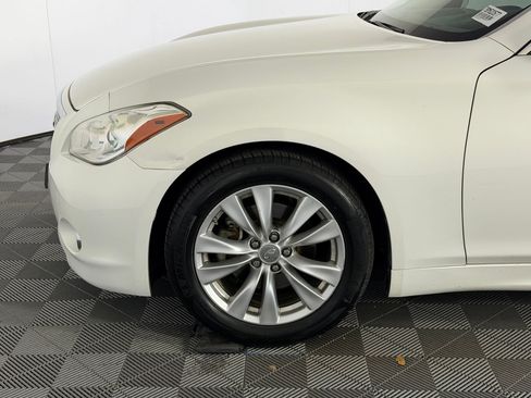 Used 2011 INFINITI M56 w/ Deluxe Touring Pkg image 11