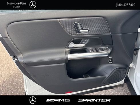 Used 2021 Mercedes-Benz GLA 250 4MATIC image 11