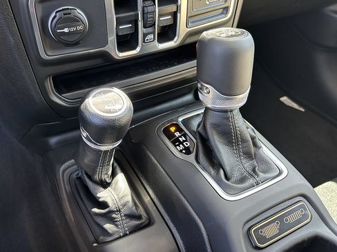 New 2026 Jeep Gladiator Sport AWD/4WD image 18
