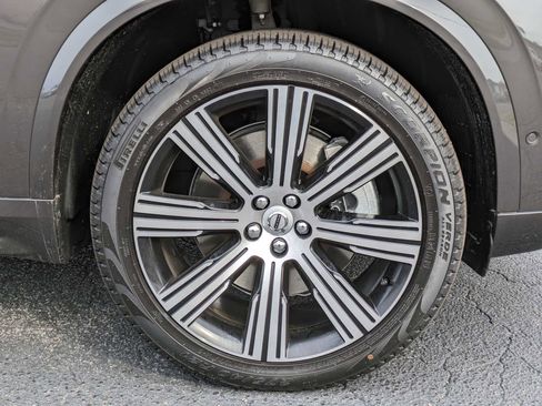 Certified 2024 Volvo XC90 T8 Plus AWD/4WD image 11