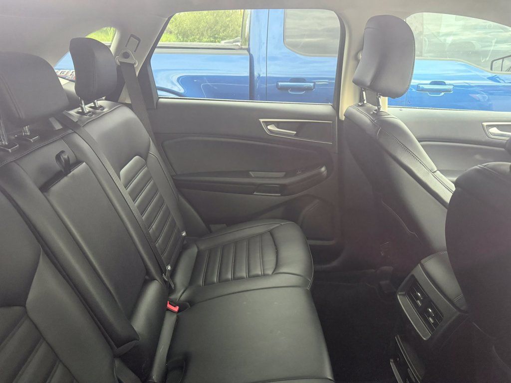 Certified 2024 Ford Edge SEL w/ Convenience Package AWD/4WD image 11