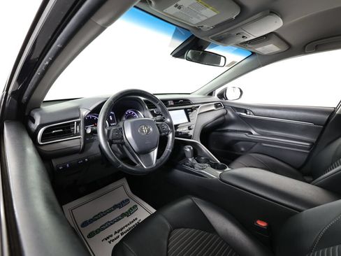 Used 2018 Toyota Camry SE FWD image 10
