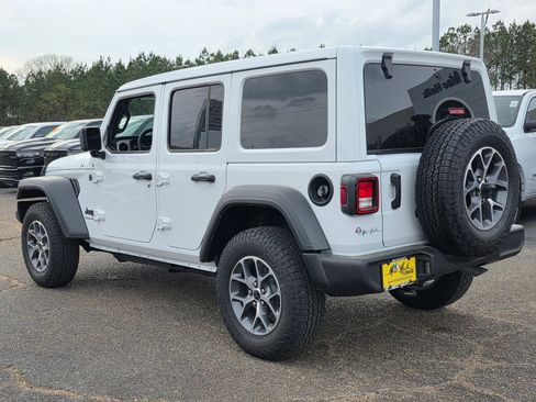 Used 2025 Jeep Wrangler Sport S image 3