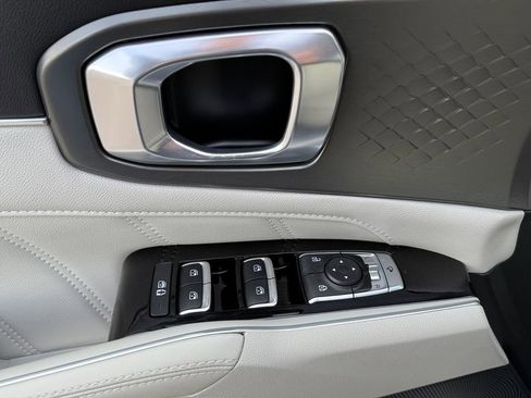 Certified 2023 Kia Sorento SX image 11