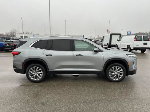 Used 2025 Buick Enclave Preferred image 10