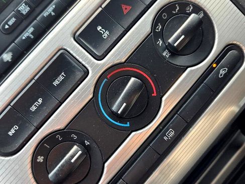 Used 2010 Ford Edge SEL image 24