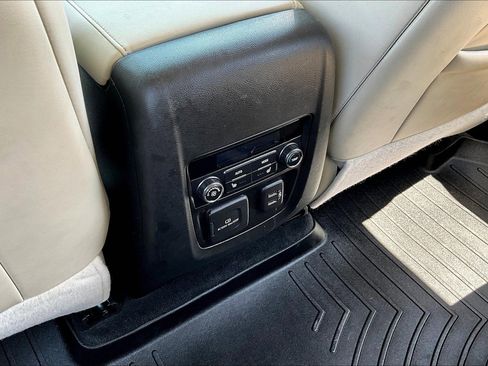 Used 2023 Buick Enclave Avenir image 25
