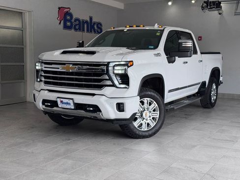 Certified 2024 Chevrolet Silverado 2500 High Country w/ High Country Premium Package AWD/4WD image 2