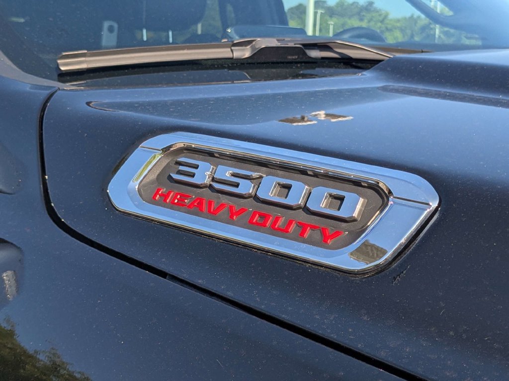 Used 2025 RAM 3500 Limited AWD/4WD image 12