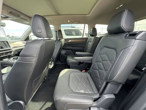 New 2026 Volkswagen Atlas SE FWD image 9