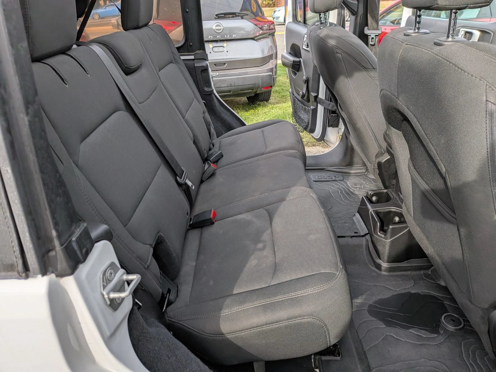 Used 2018 Jeep Wrangler Unlimited Sport AWD/4WD image 33
