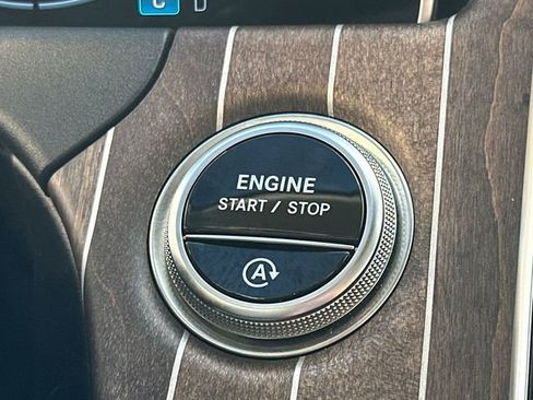 Used 2025 Mercedes-Benz E 350 4MATIC Sedan image 33