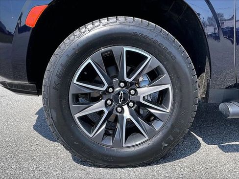 Used 2023 Chevrolet Suburban Z71 w/ Z71 Off-Road Package image 7